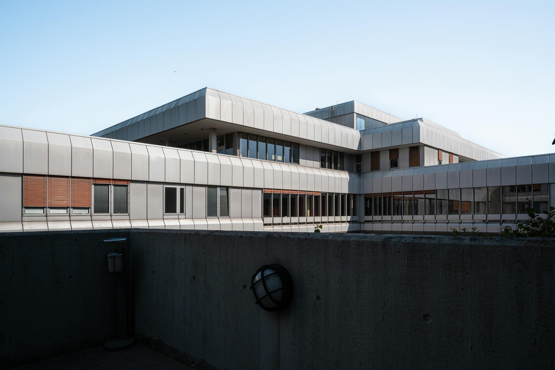 Asbestos Exposure at Mercy Medical Center Cedar Rapids — Workers and Tradesmen