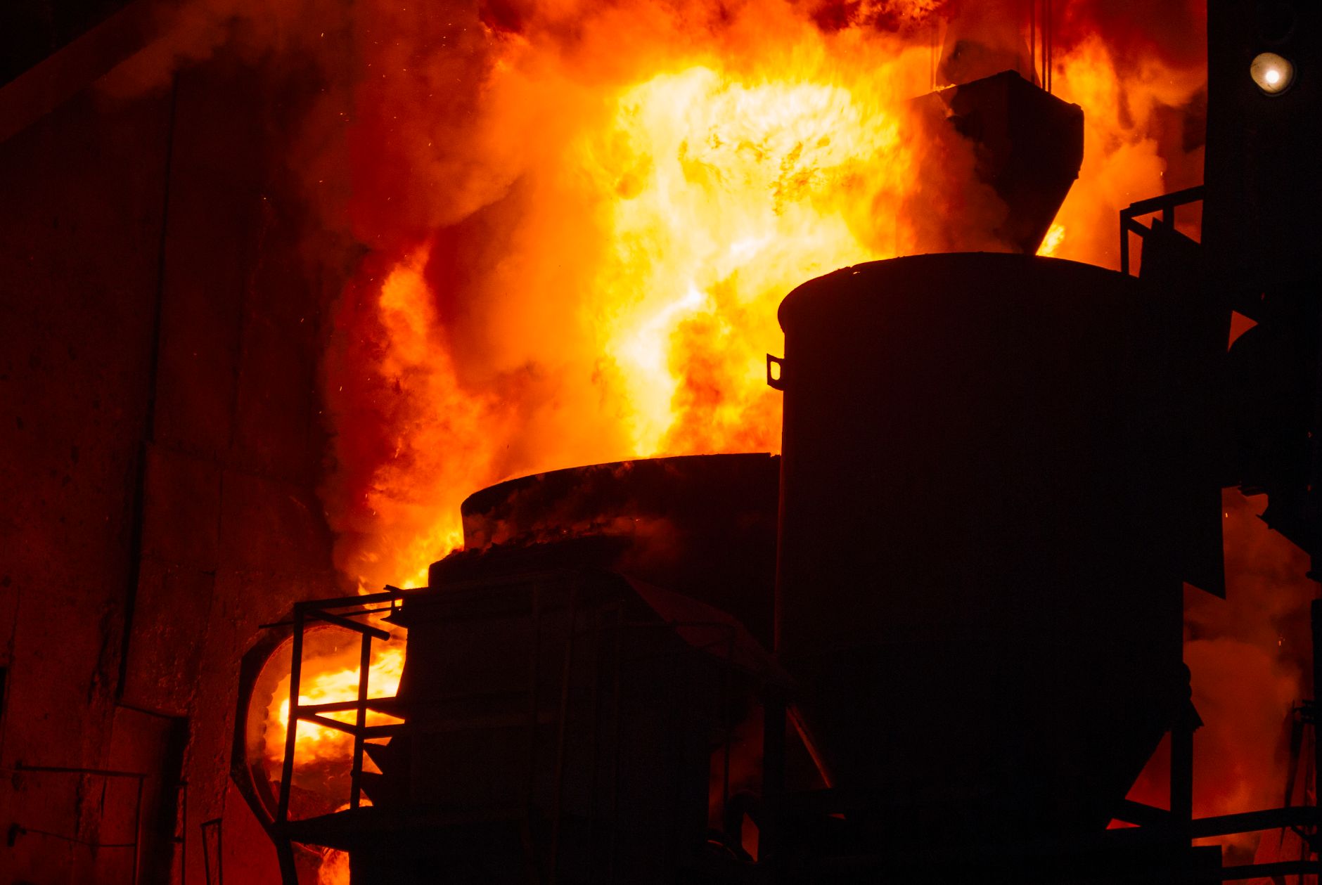 Asbestos Exposure at Iowa Steel and Wire Company — Des Moines Des Moines Iowa steel mill blast furnace asbestos products Johns-Manville Owens-Illinois Combustion Engineering refractory brick castable refractory blast furnaces basic oxygen furnaces coke ovens: Former Worker Claims