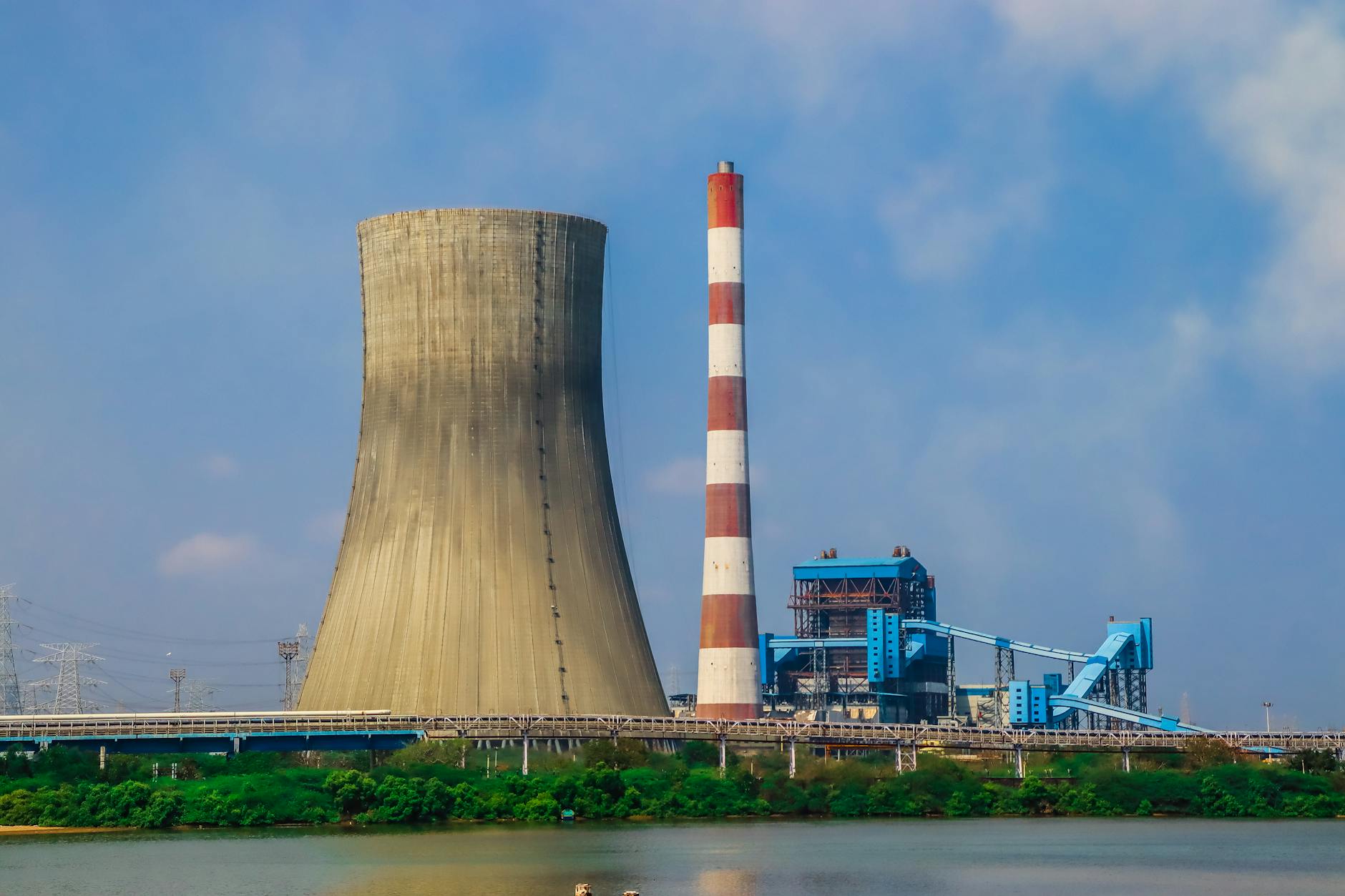 Asbestos Exposure at MidAmerican Energy — Louisa Generating Station Wapello Iowa power plant coal steam generating station asbestos products Johns-Manville Owens-Illinois Combustion Engineering block insulation pipe covering steam boilers turbines feed water heaters: Former Worker Claims